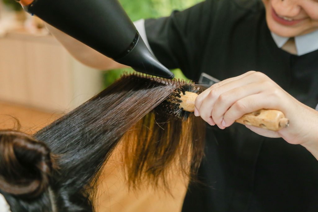 how to get glass hair at home 2026 mirror finish